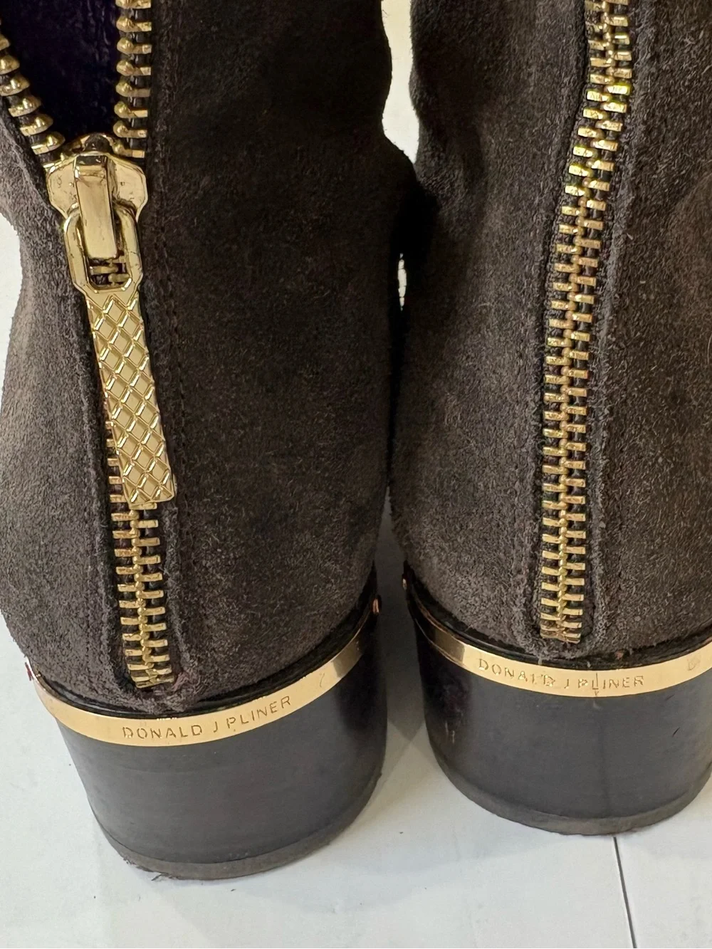 Donald J Pliner DIVO Womens 7 Brown Suede Over the Knee Boots Pointed Toe Zip